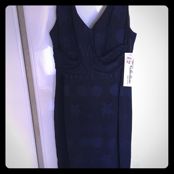 Dress - Picture 1 of 2